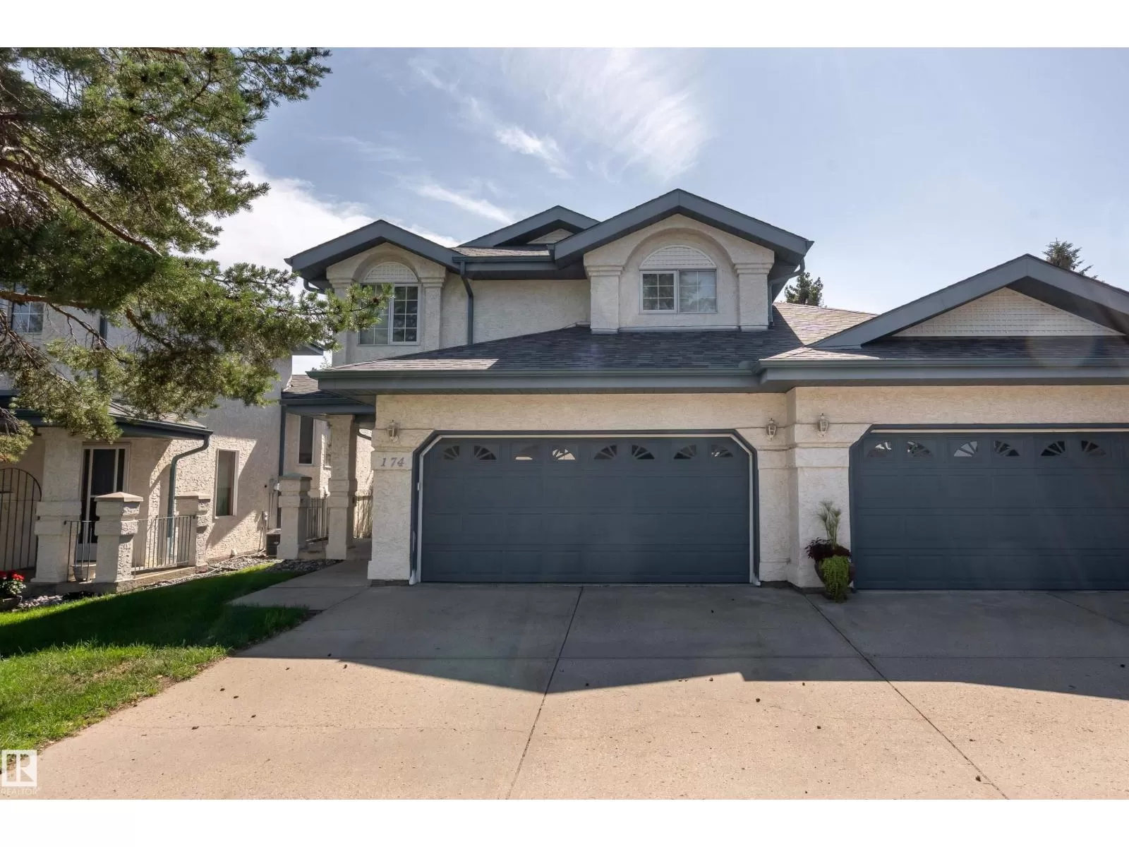 Duplex for rent: 174 Oeming Rd Nw, Edmonton, Alberta T6R 2G2