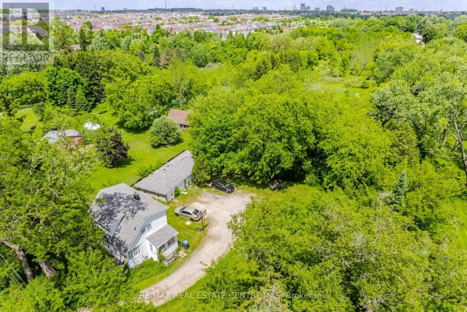 House for rent: 174 Victoria Street, Brampton, Ontario L6Y 0A6