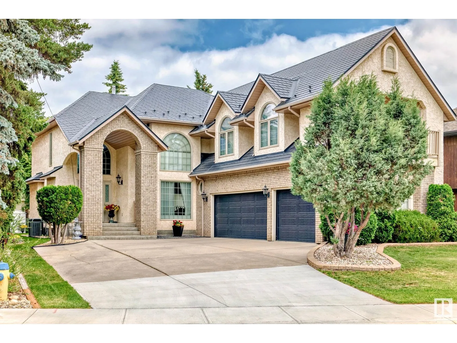 House for rent: 17416 53 Av Nw, Edmonton, Alberta T6M 1C4