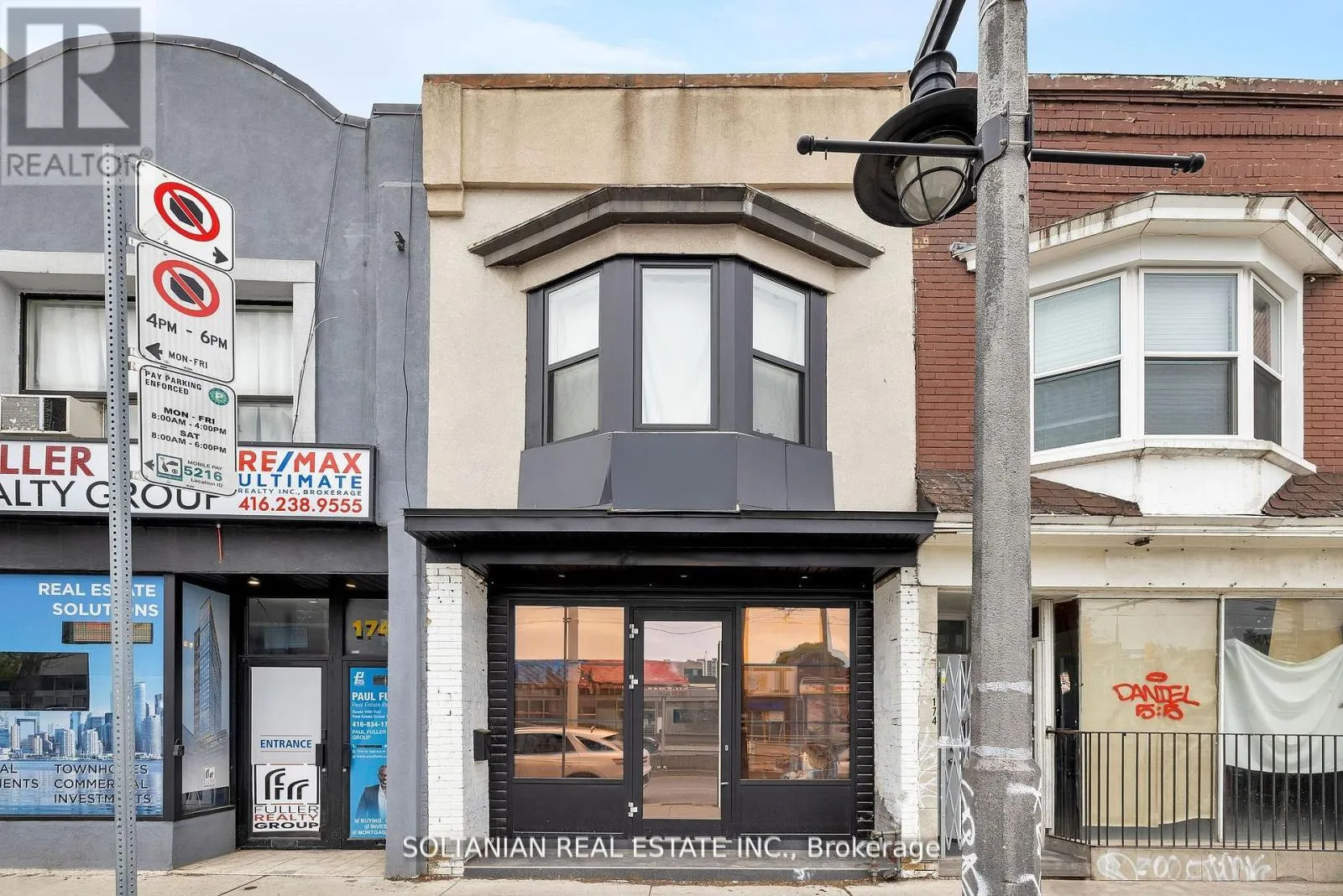 Residential Commercial Mix for rent: 1742 St Clair Avenue W, Toronto, Ontario M6N 1J3