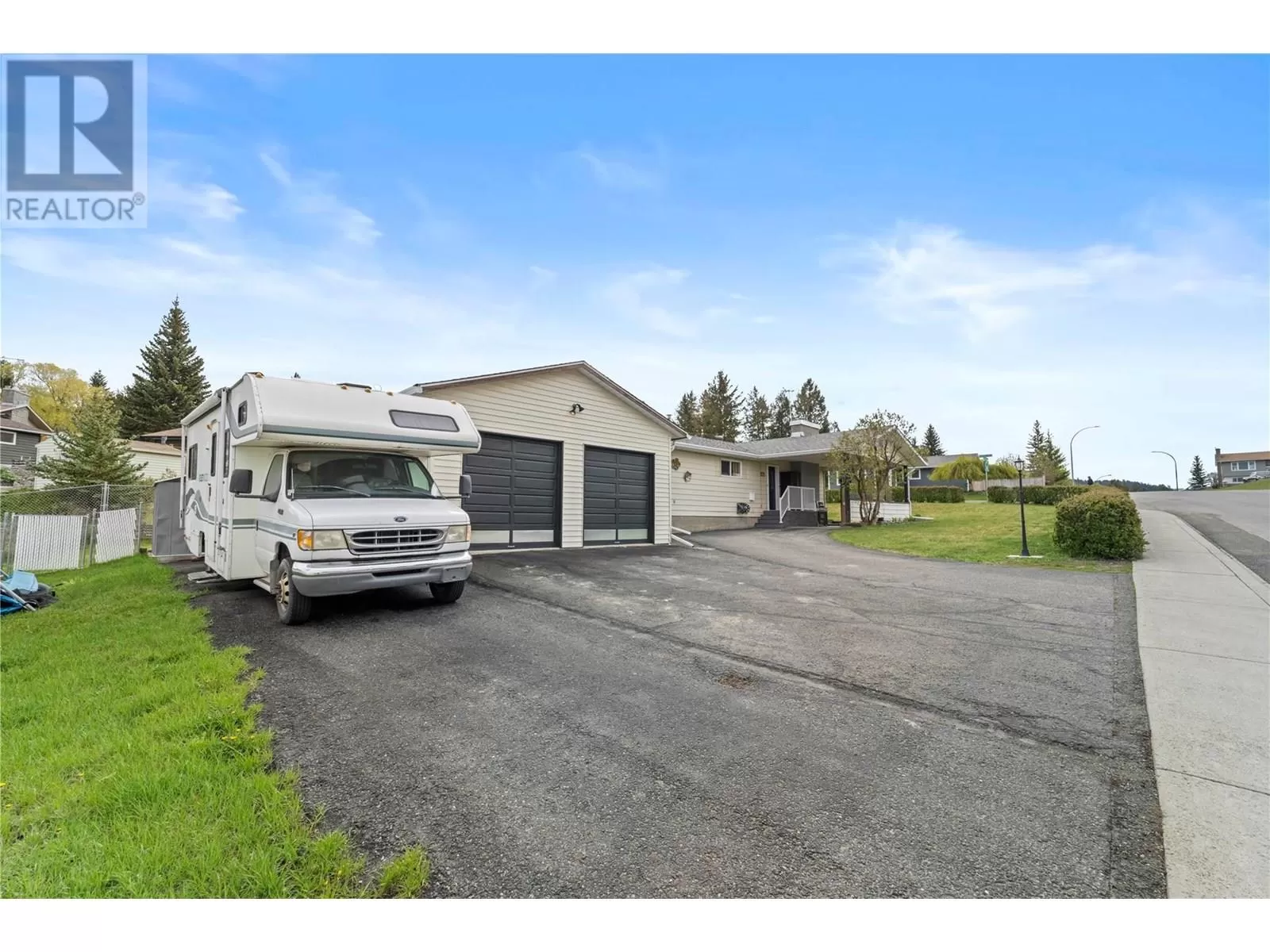 House for rent: 175 Ponderosa Avenue, Logan Lake, British Columbia V0K 1W0