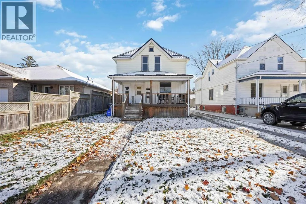 House for rent: 176 Christina Street South, Sarnia, Ontario N7T 2N1