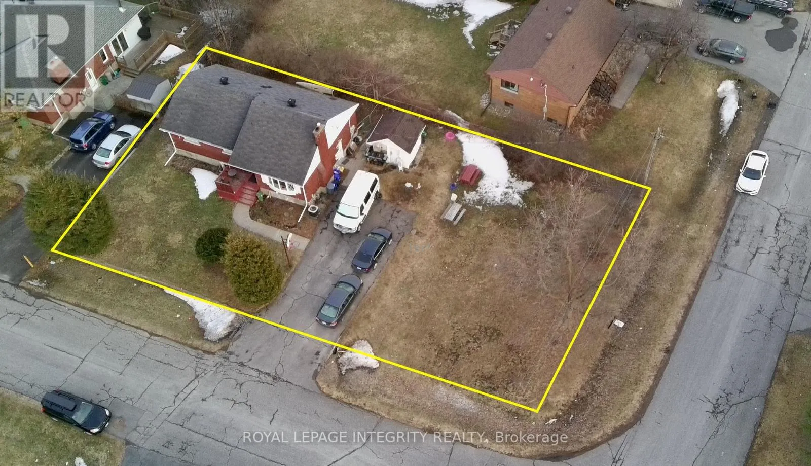 176 Oakridge Boulevard, Ottawa, Ontario K2G 2V2