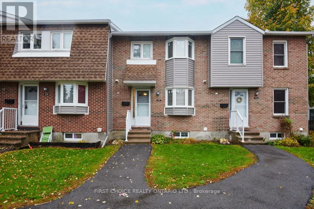 Row / Townhouse for rent: 1771c Lamoureux Drive, Ottawa, Ontario K1E 2N5