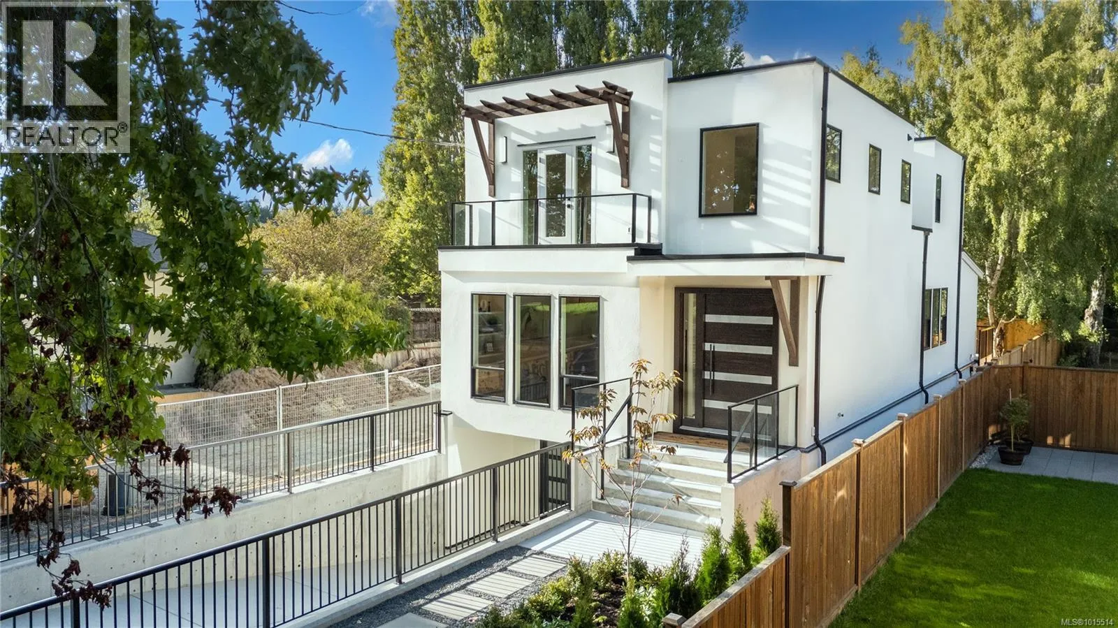 House for rent: 1772 Chandler Ave, Victoria, British Columbia V8S 1N6