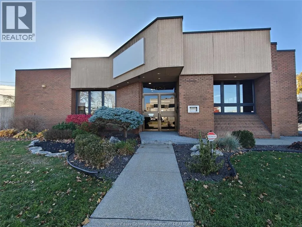 1785 Turner, Windsor, Ontario N8W 3J9