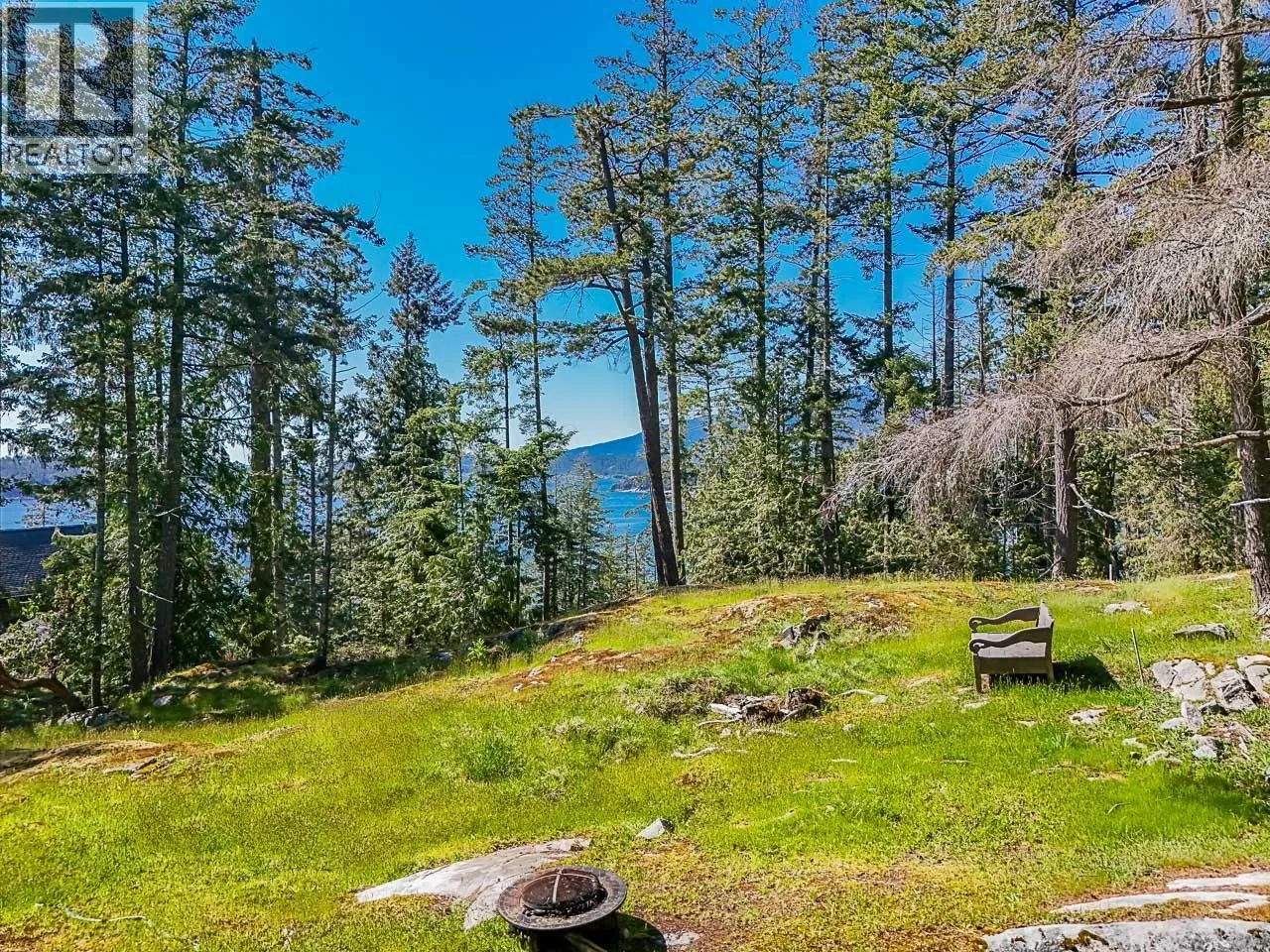 1795 Emily Lane, Bowen Island, British Columbia V0N 1G2