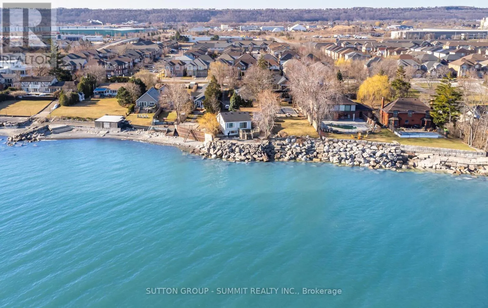 House for rent: 18 1/2 Lakeshore Drive, Hamilton, Ontario L8E 5C6