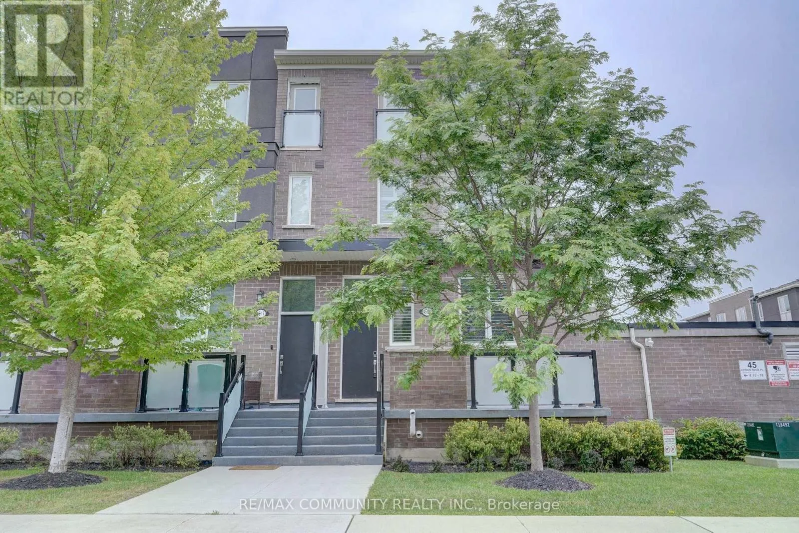 Row / Townhouse for rent: 18 - 45 Heron Park Place, Toronto, Ontario M1E 0B8