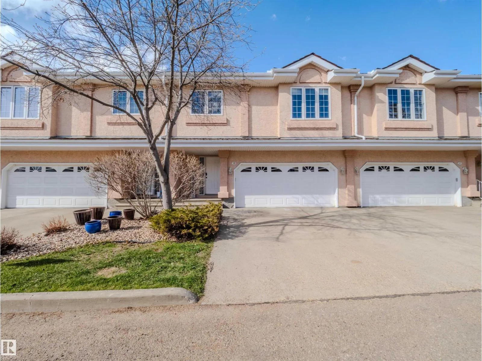 Row / Townhouse for rent: #18 64 Blackburn Sw, Edmonton, Alberta T6W 1C1