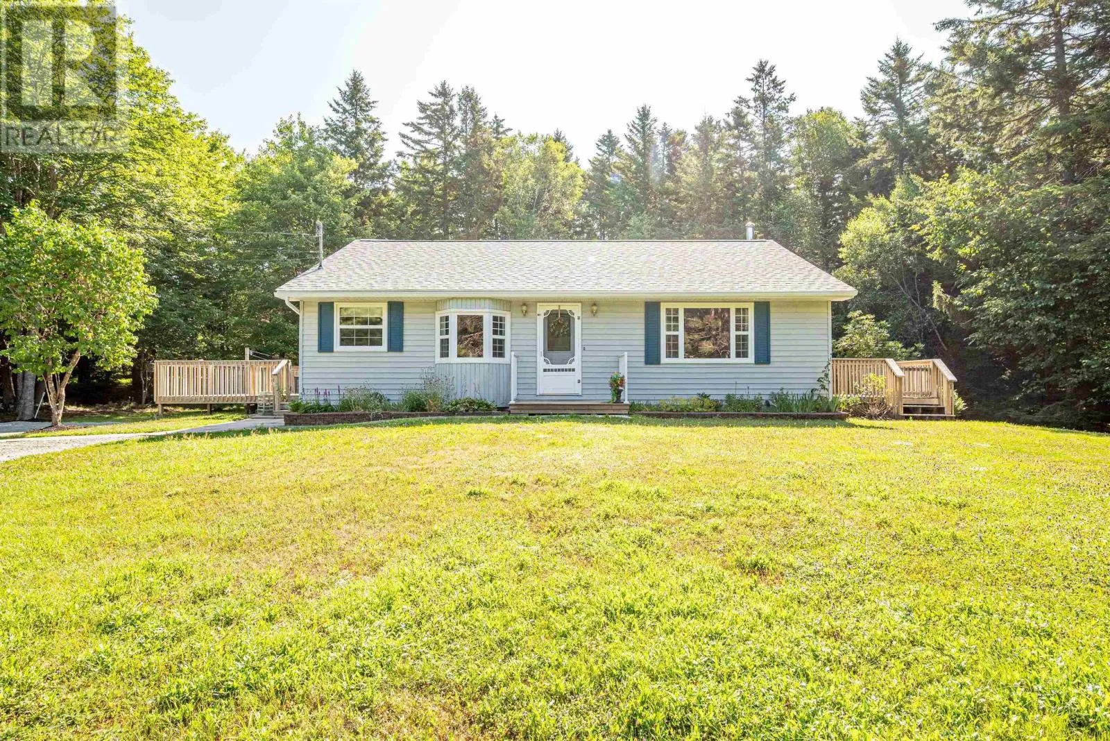 House for rent: 18 Archibald Drive, Fall River, Nova Scotia B2T 1E8