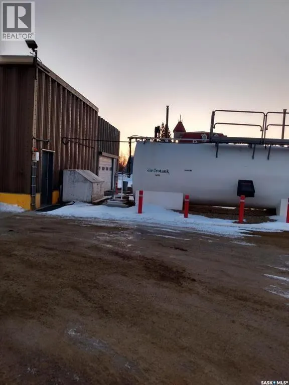 Retail for rent: 18 B Avenue, Willow Bunch, Saskatchewan S0H 4K0