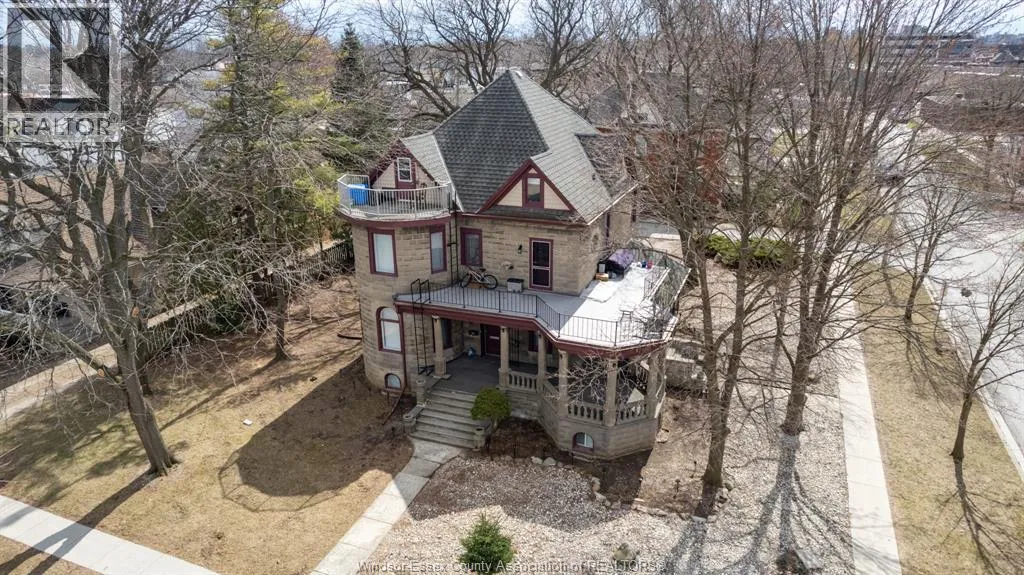 Fourplex for rent: 18 Clark Street East, Leamington, Ontario N8H 1E1