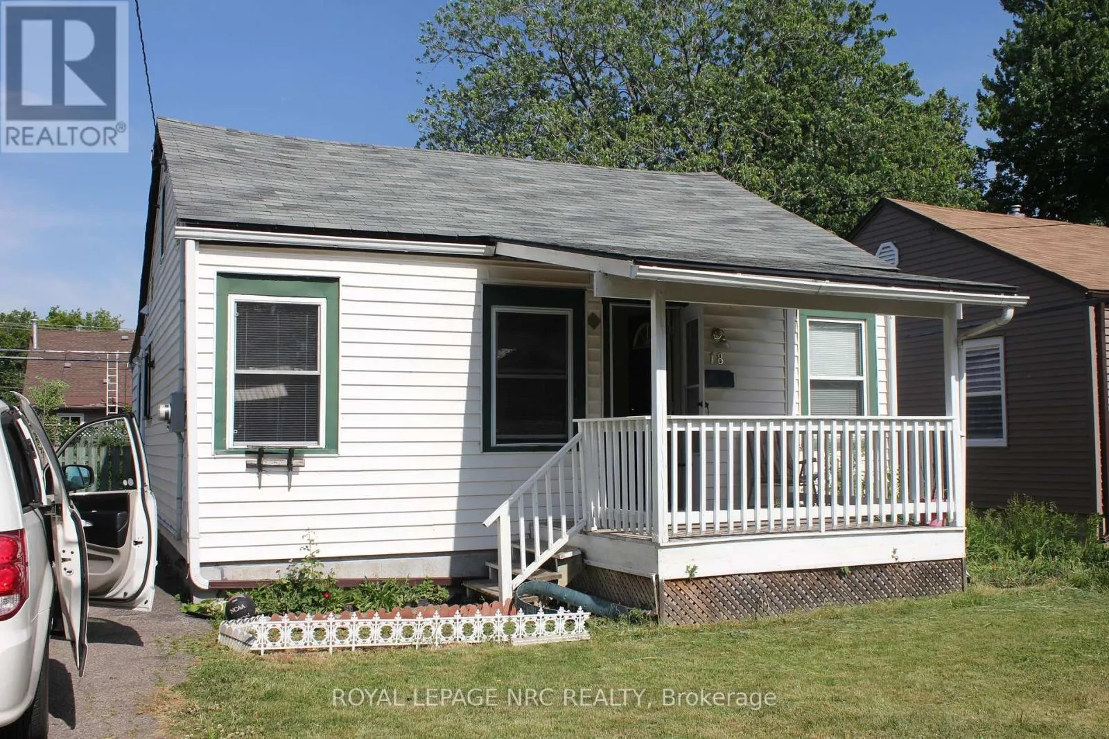 House for rent: 18 Cosby Avenue, St. Catharines, Ontario L2M 5R4