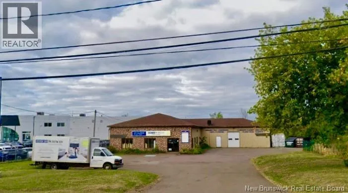 18 Elmwood, Moncton, New Brunswick E1A 2X8