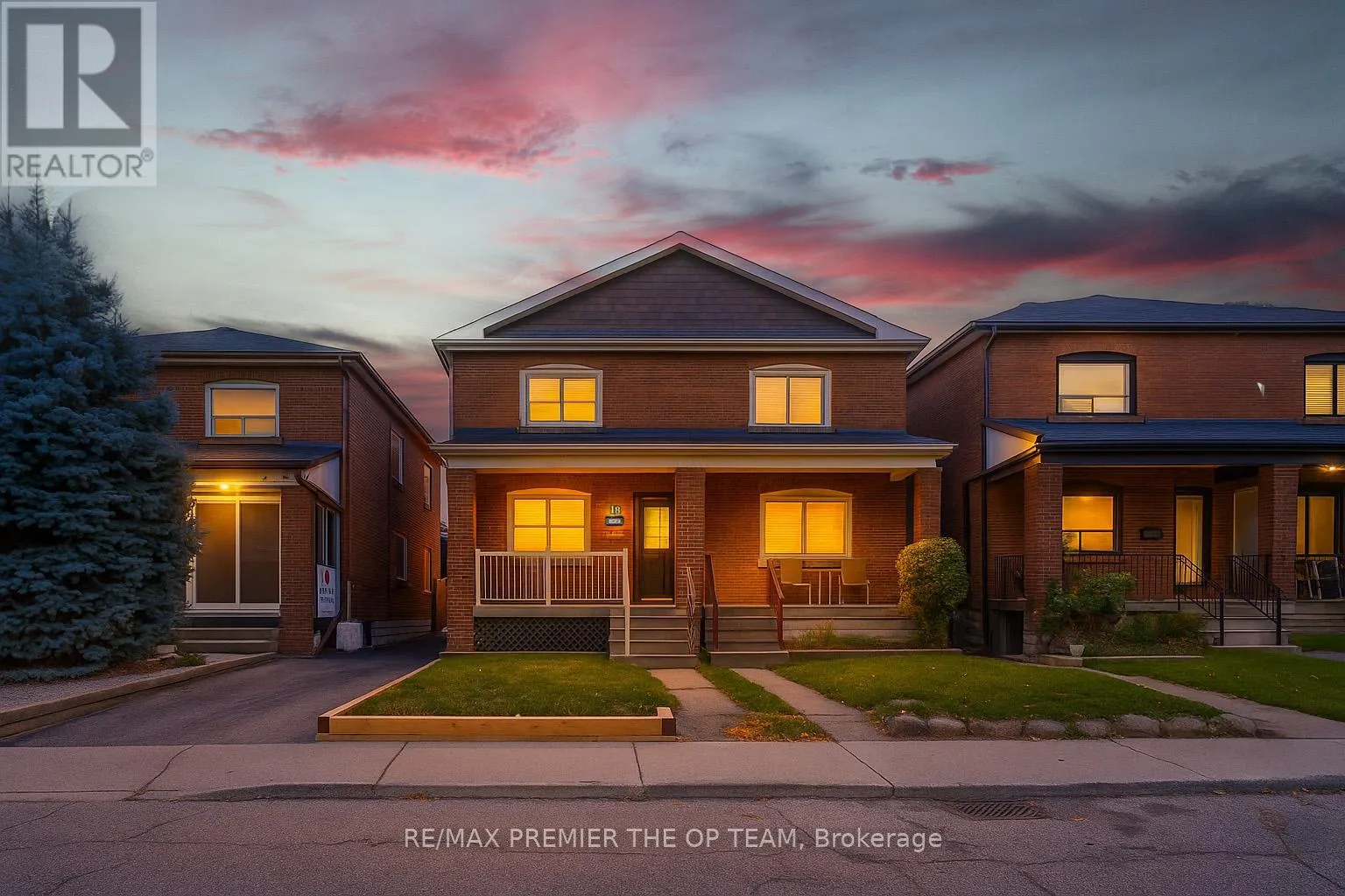 House for rent: 18 Greyton Crescent, Toronto, Ontario M6E 2G2