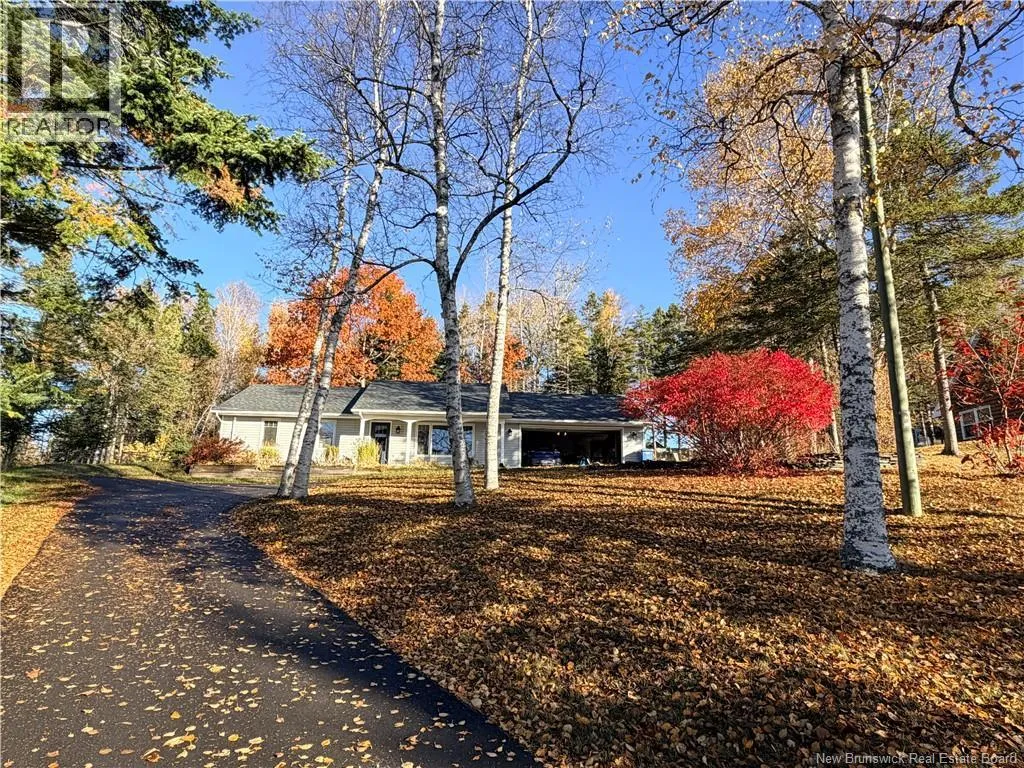 18 Hillsleigh Court, Douglas, New Brunswick E3G 7Y9