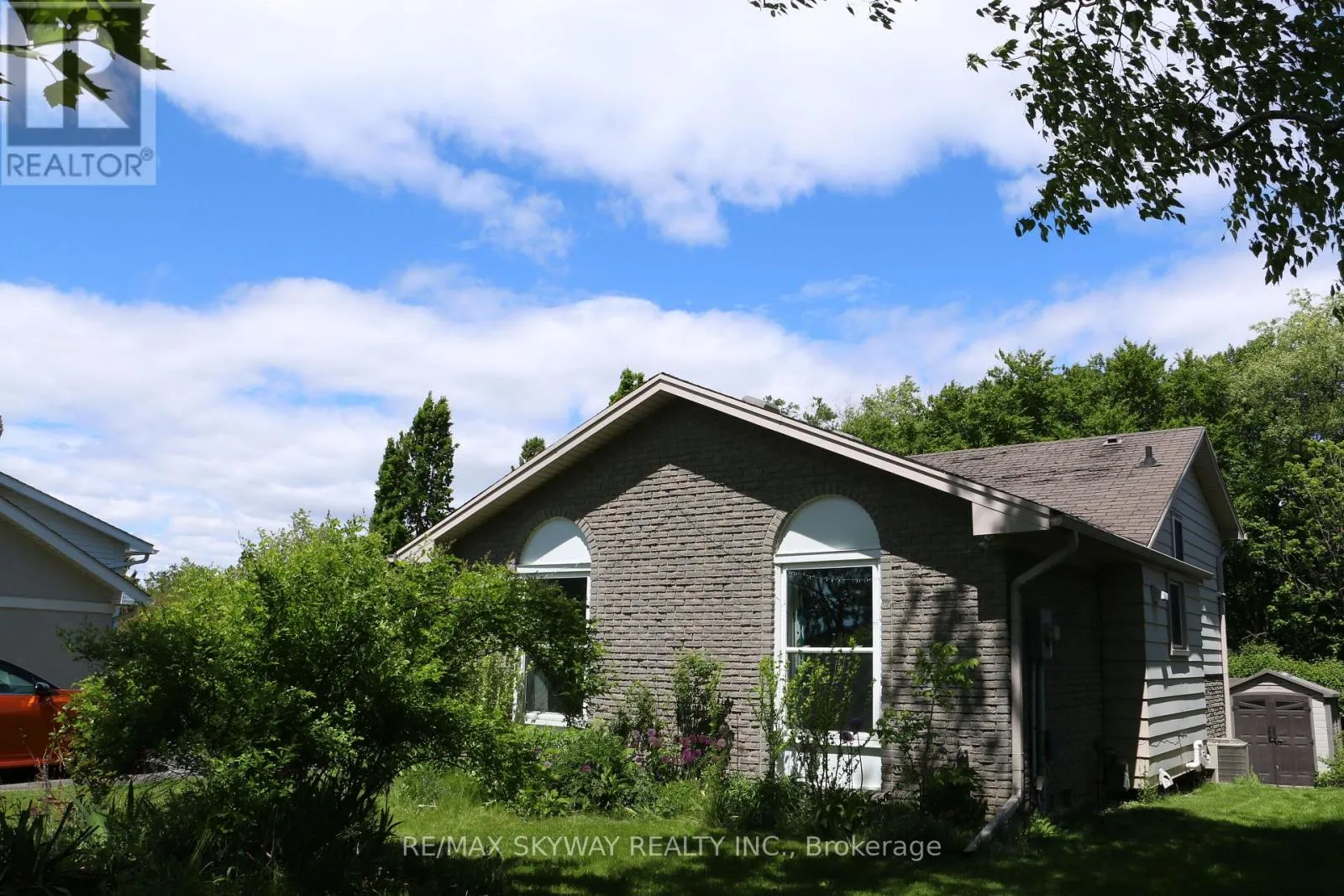 House for rent: 18 Matthew Court, Kitchener, Ontario N2B 1W6