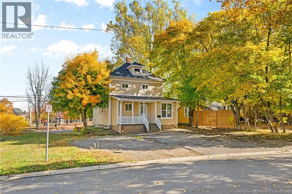 18 Mclaughlin, Moncton, New Brunswick E1A 4P2