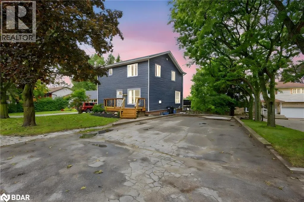 House for rent: 18 Murray Street, Barrie, Ontario L4N 2X2