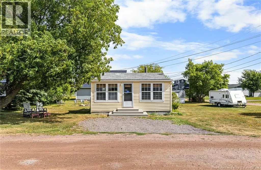 18 Pelican Avenue, Grand-Barachois, New Brunswick E4P 7Z3