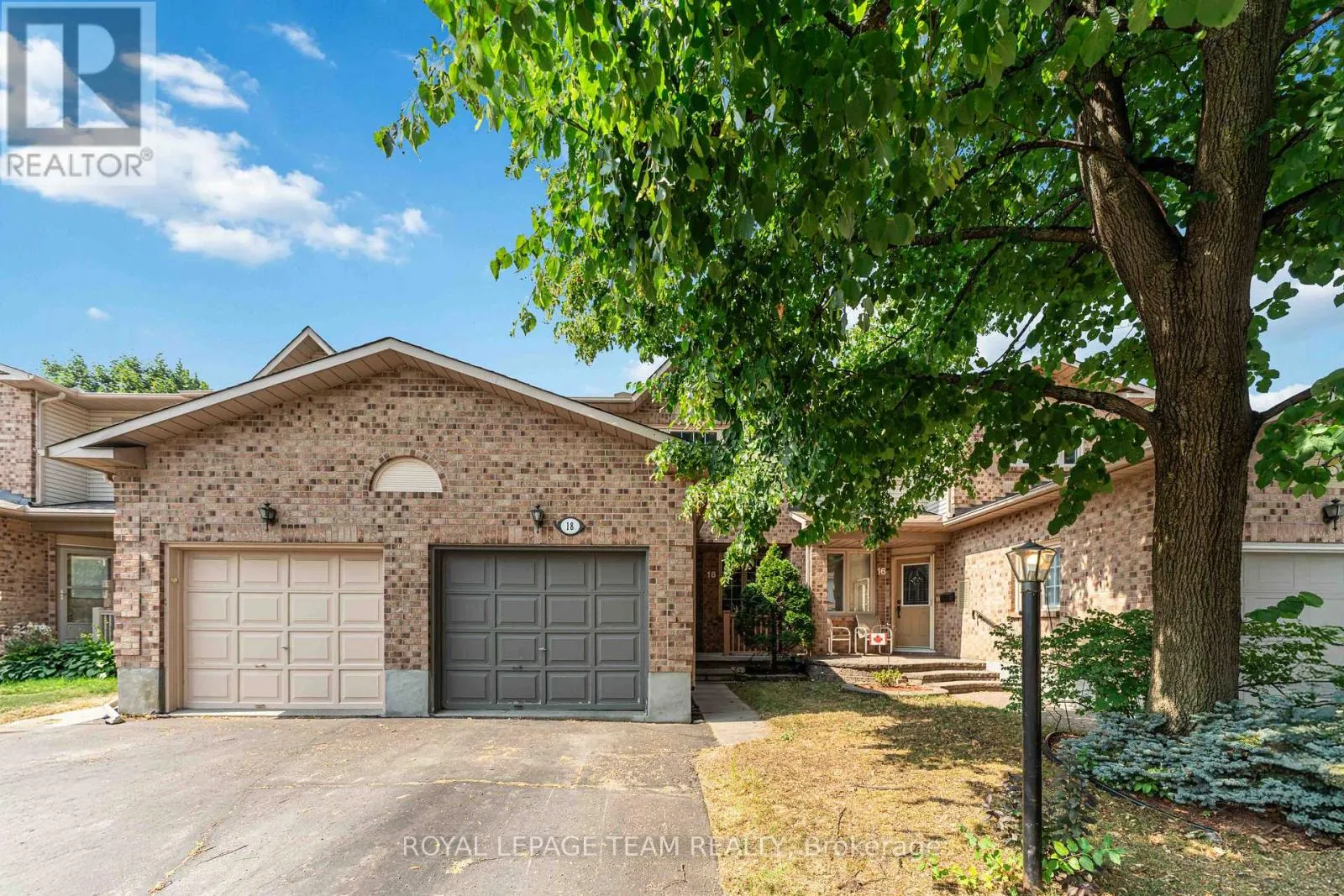 Row / Townhouse for rent: 18 Ravenscroft Court, Ottawa, Ontario K2S 1R3