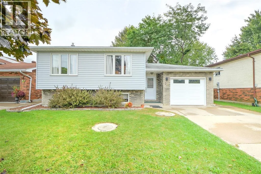 House for rent: 18 Rudgate Lane North, Leamington, Ontario N8H 4Z1