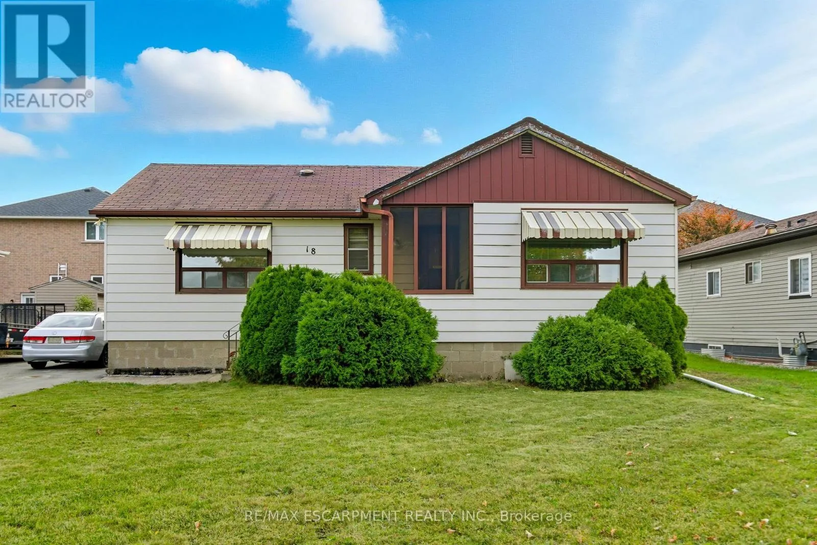 House for rent: 18 Second Road, Hamilton, Ontario L8J 2V3