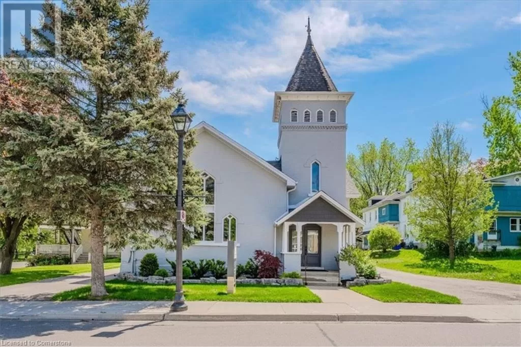 18 Tannery Street E, Cambridge, Ontario N3C 2B9