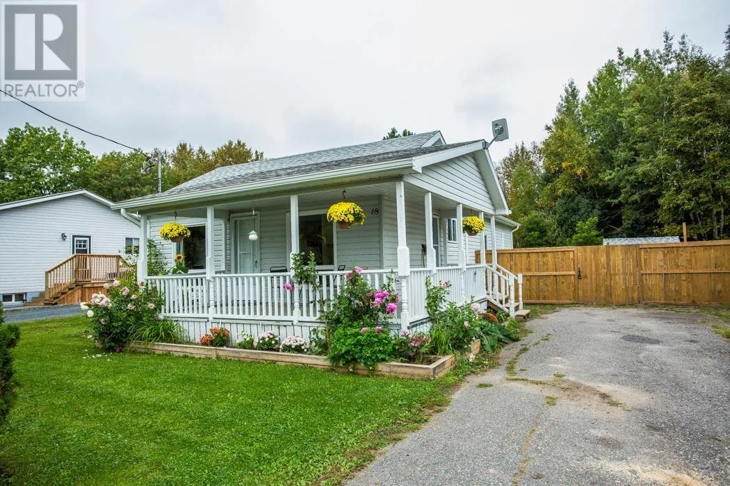 18 Tarbutt St, Bruce Mines, Ontario P0R 1C0