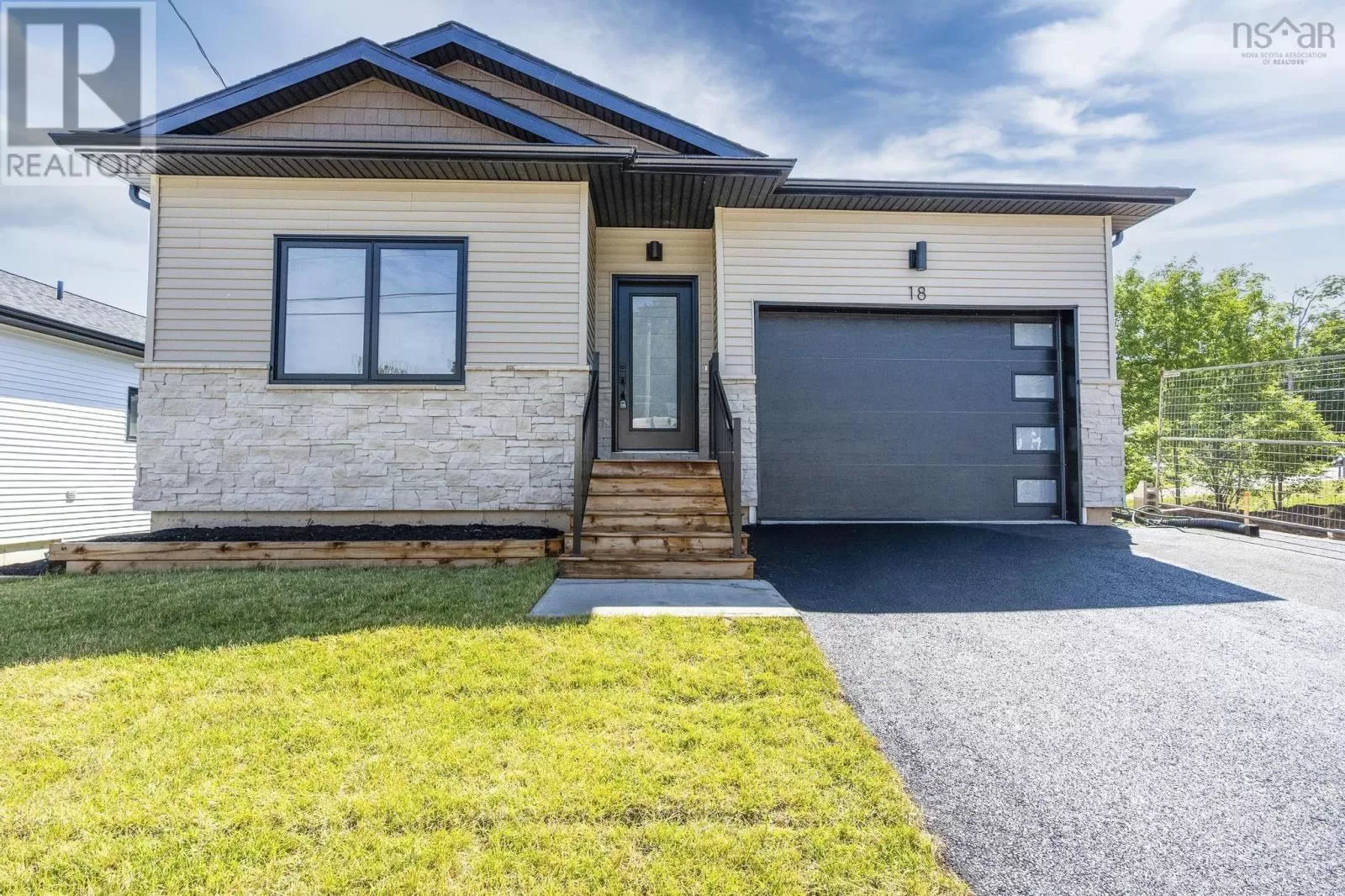 House for rent: 18 Whidden Avenue, Wolfville, Nova Scotia B4P 0A8