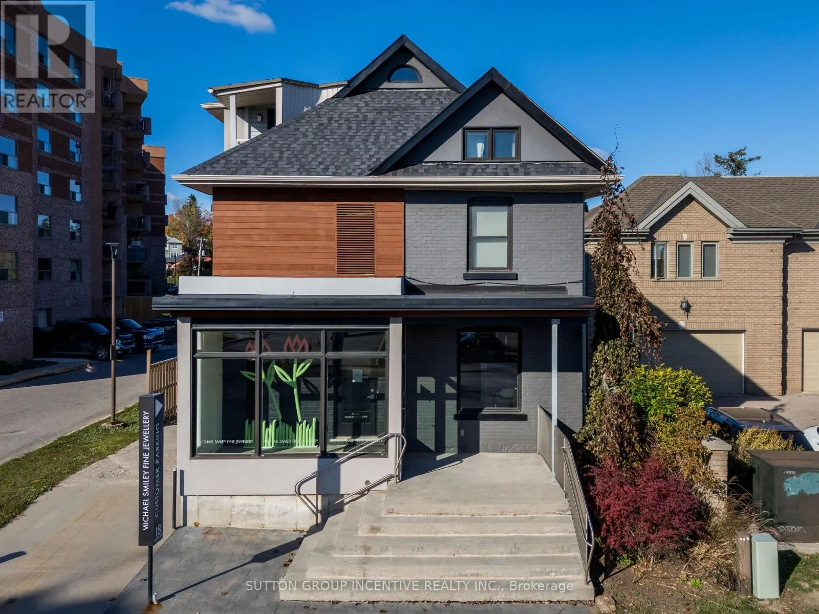 Residential Commercial Mix for rent: 18 Worsley Street, Barrie, Ontario L4M 1L4