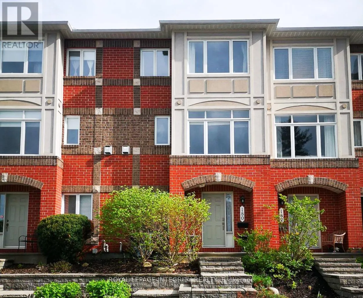 Row / Townhouse for rent: 180 Clearview Avenue, Ottawa, Ontario K1Z 1B8