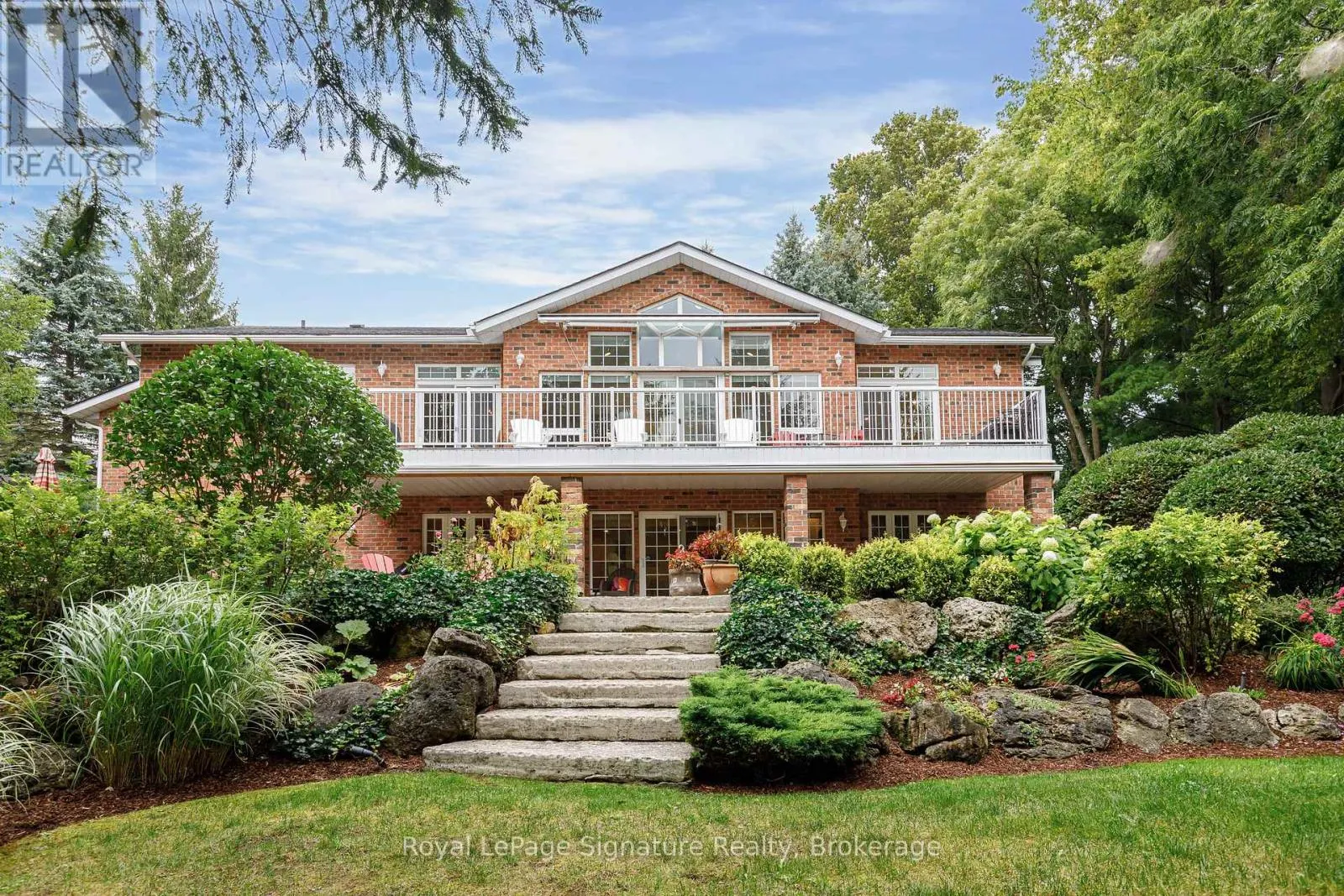 House for rent: 180 Russell Street E, Blue Mountains, Ontario N0H 1J0