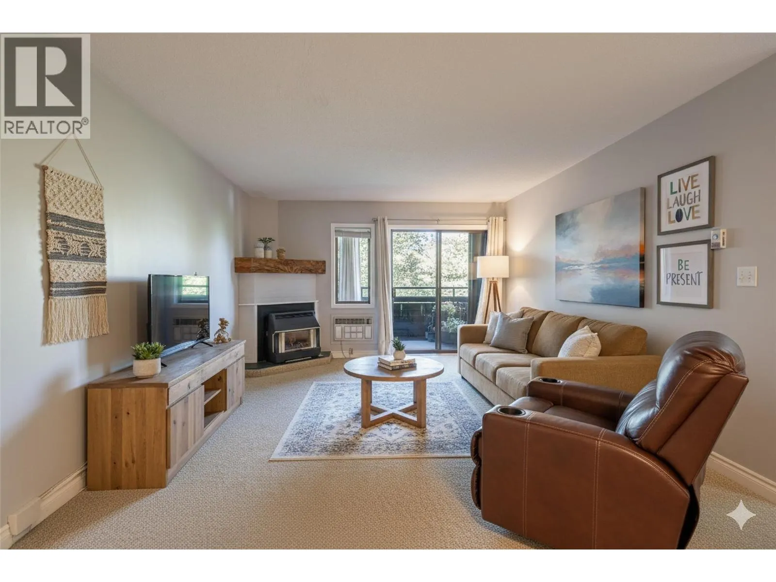 Apartment for rent: 1801 32 Street Unit# 203, Vernon, British Columbia V1T 5K4