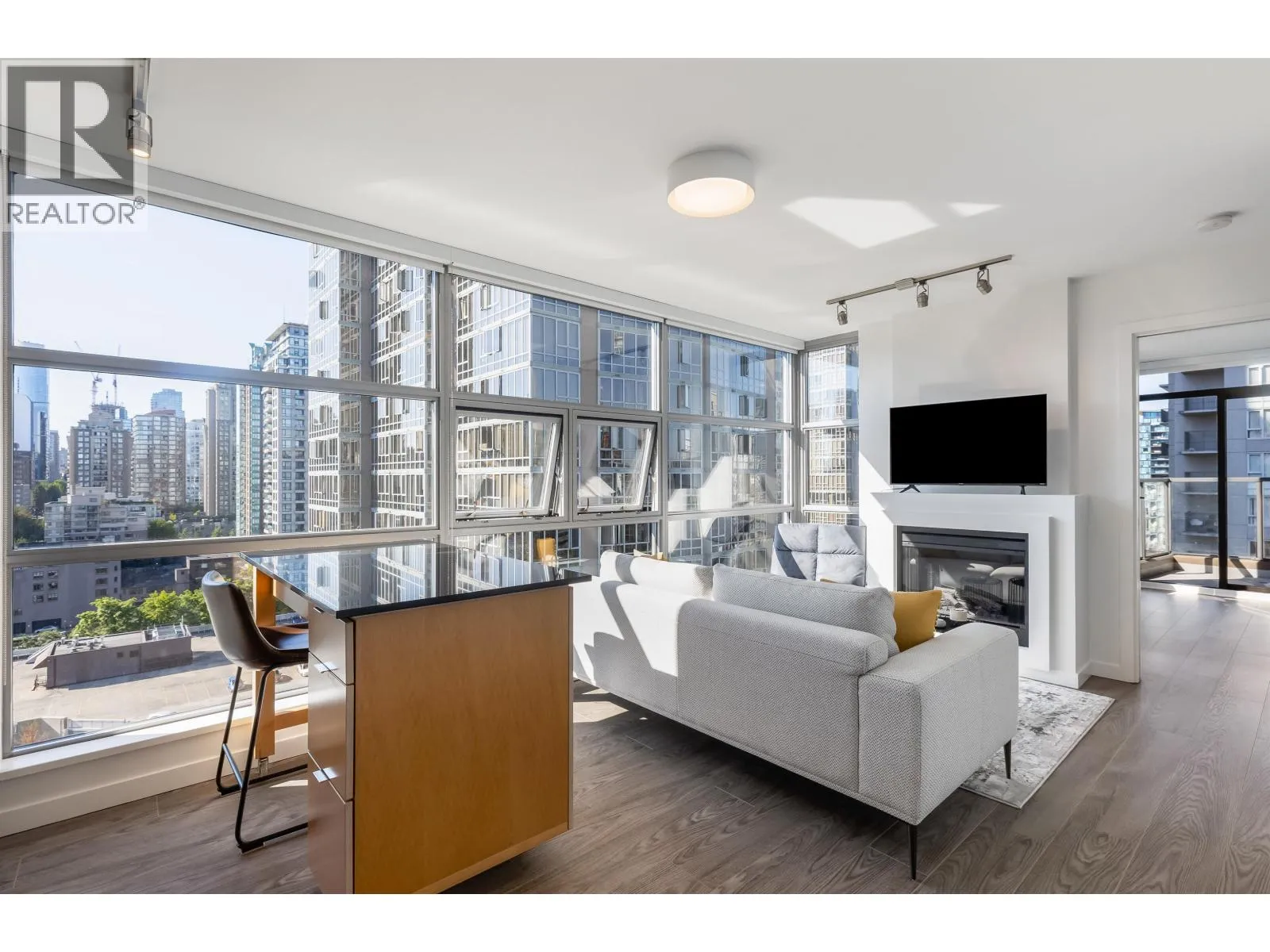 Apartment for rent: 1801 989 Beatty Street, Vancouver, British Columbia V6Z 3C2