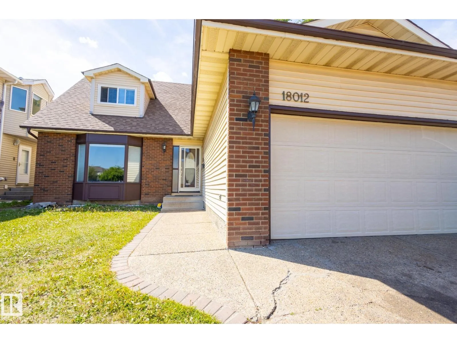 House for rent: 18012 96 St Nw, Edmonton, Alberta T5Z 2G5