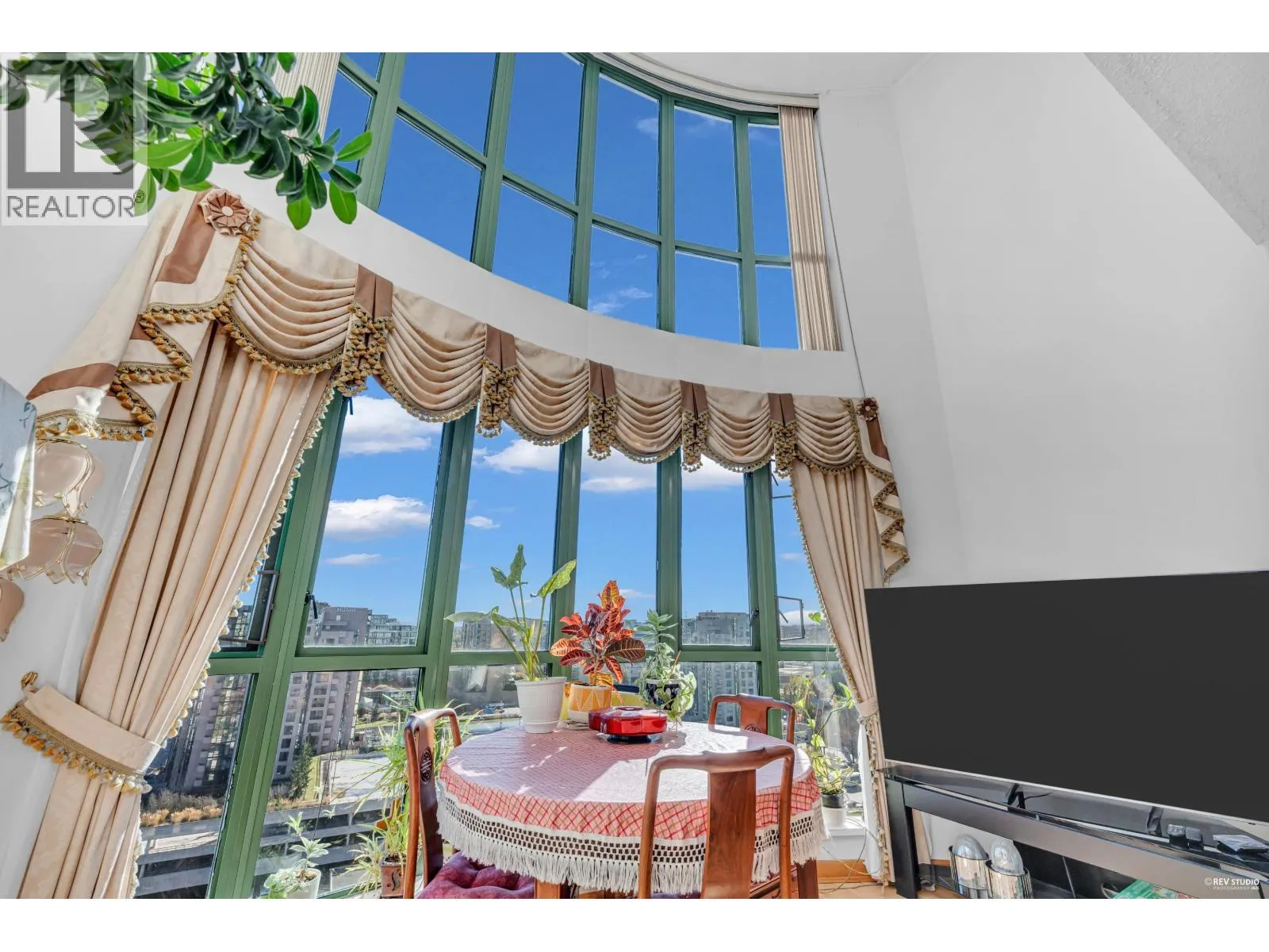 Apartment for rent: 1802 7380 Elmbridge Way, Richmond, British Columbia V6X 4A1