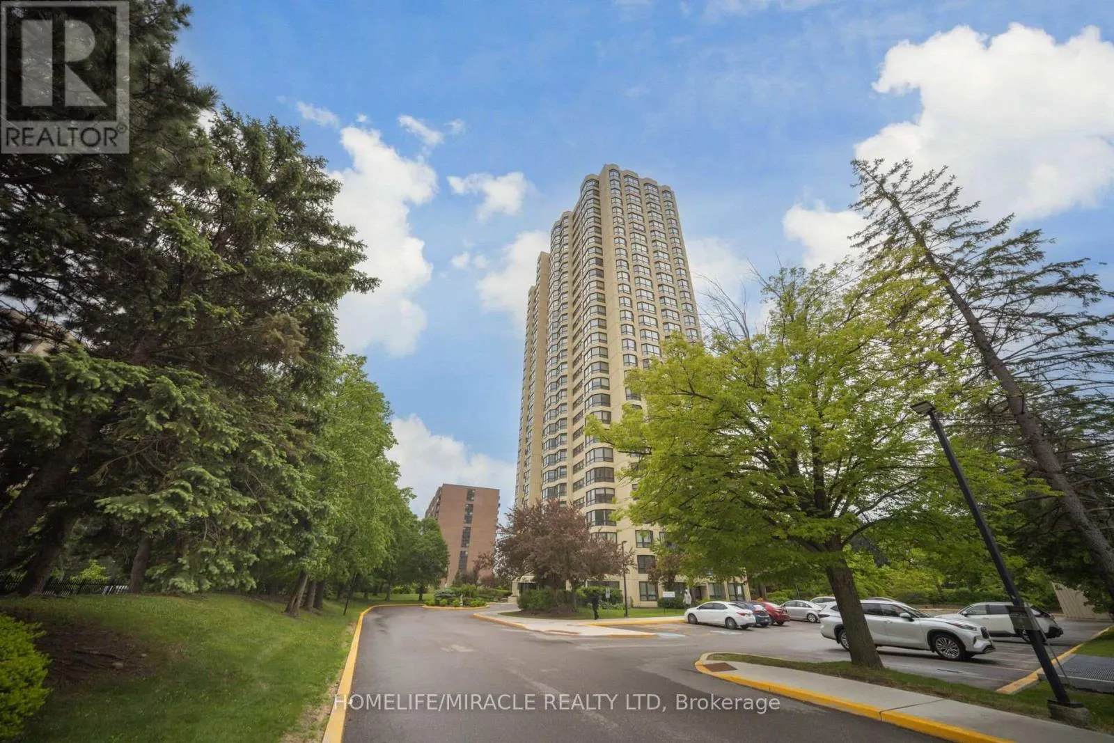 Apartment for rent: 1802 - 8 Lisa Street, Brampton, Ontario L6T 4S6