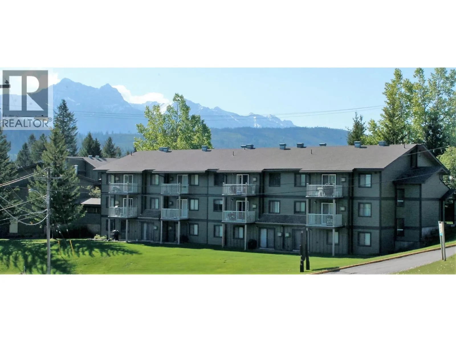 Apartment for rent: 1802 Alpine Drive Unit# 205b, Elkford, British Columbia V0B 1H0