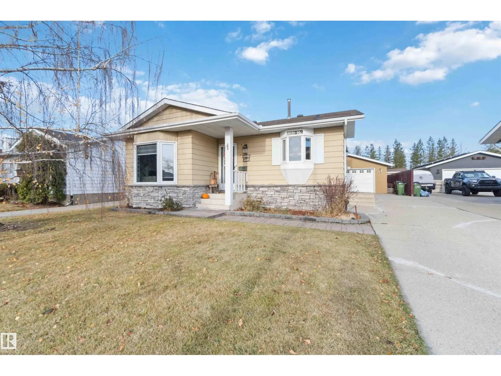 House for rent: 18020 99a Av Nw, Edmonton, Alberta T5T 3R1