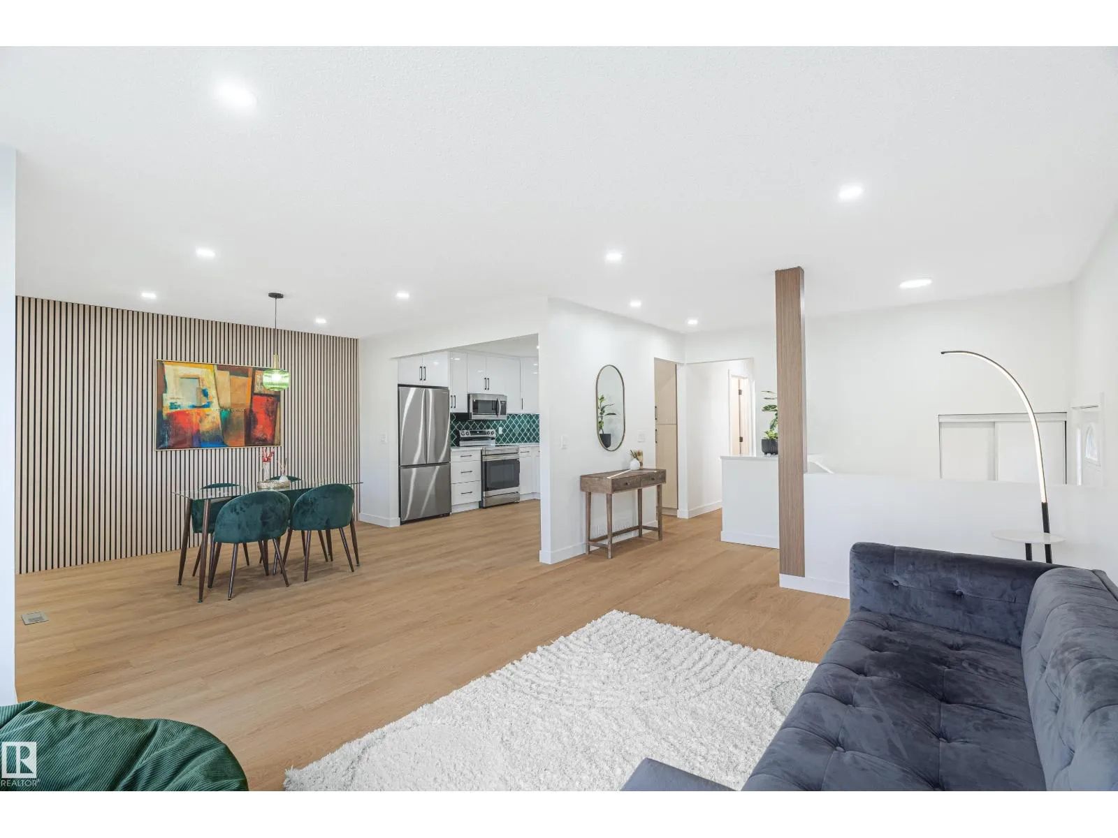 Duplex for rent: 18031 96 Av Nw, Edmonton, Alberta T5T 2Z3