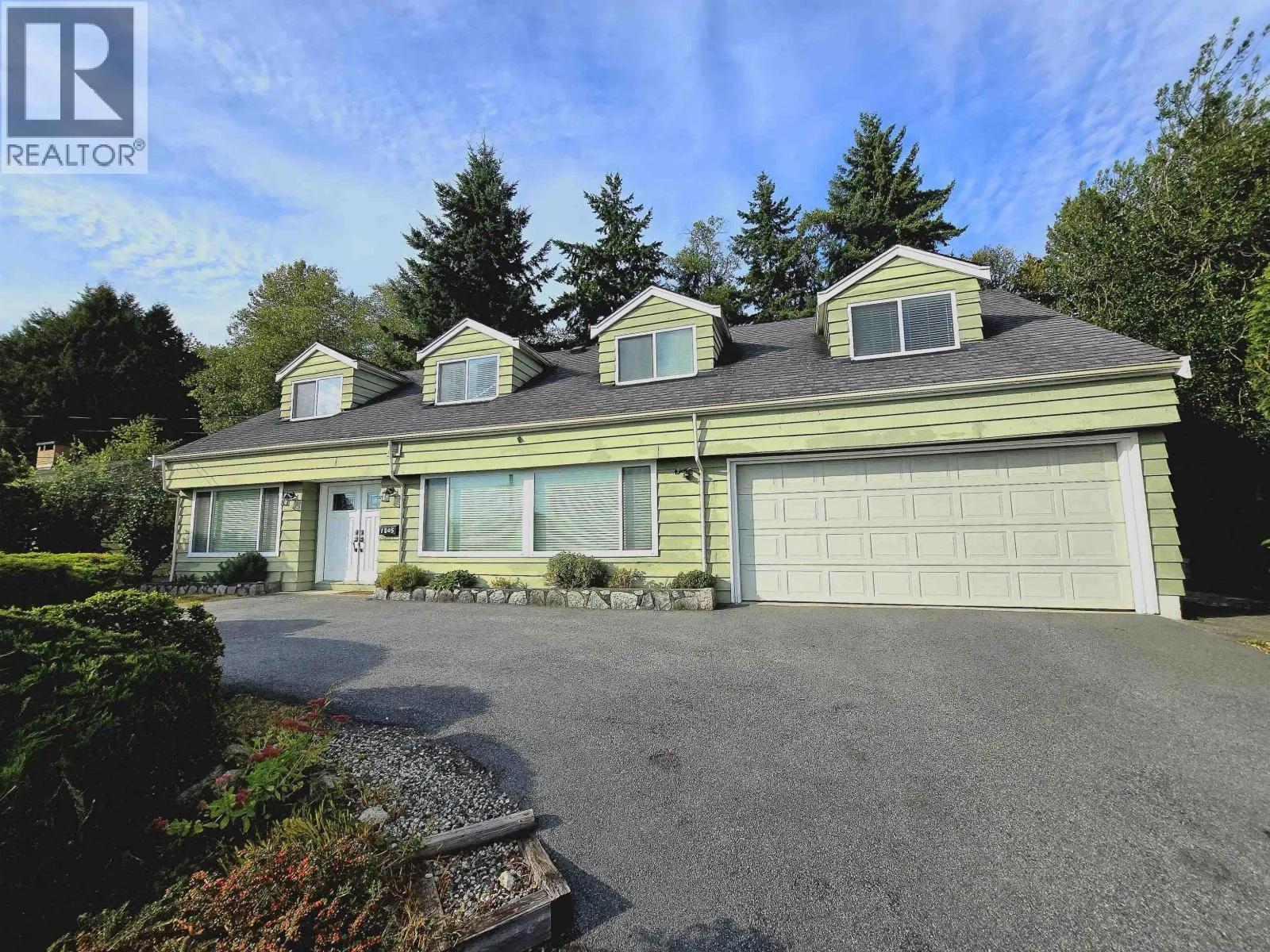 House for rent: 1805 Rosebery Avenue, West Vancouver, British Columbia V7V 2Z5