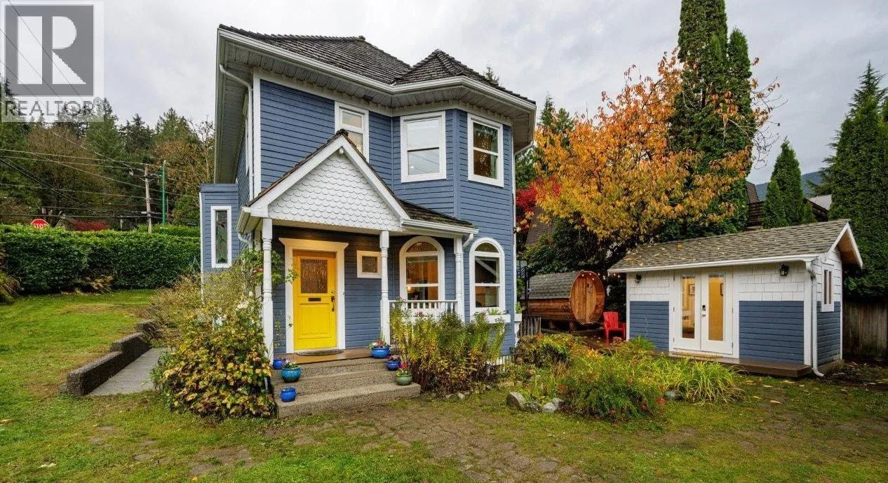 House for rent: 1806 Deep Cove Road, North Vancouver, British Columbia V7G 1S6