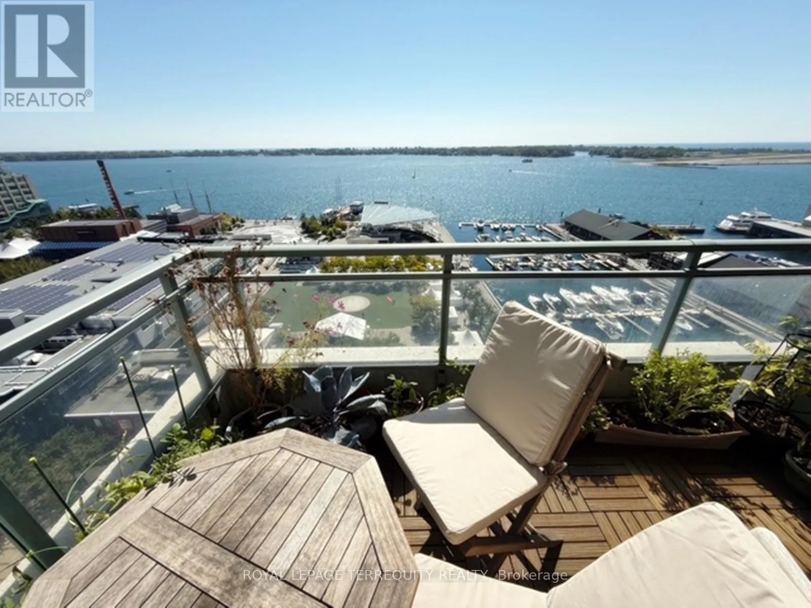 Apartment for rent: 1818 - 230 Queens Quay W, Toronto, Ontario M5J 2Y7