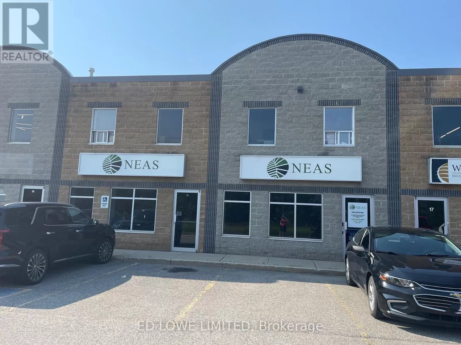 18/19 - 647 Welham Road, Barrie, Ontario L4N 0B7