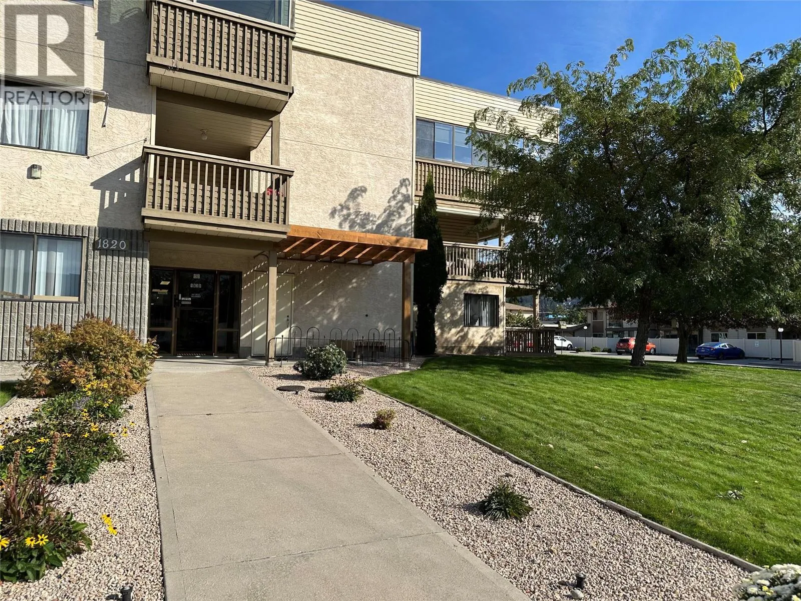 Apartment for rent: 1820 Atkinson Street Unit# 207, Penticton, British Columbia V2A 7M6