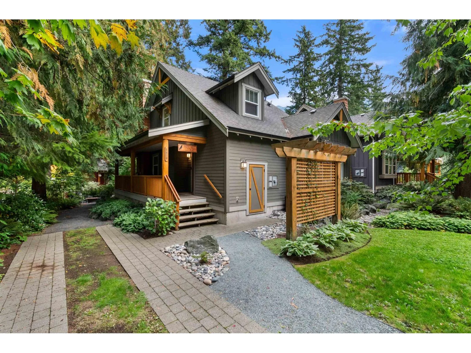 House for rent: 1820 Ravenwood Trail|cultus Lake South, Lindell Beach, British Columbia V2R 0E1