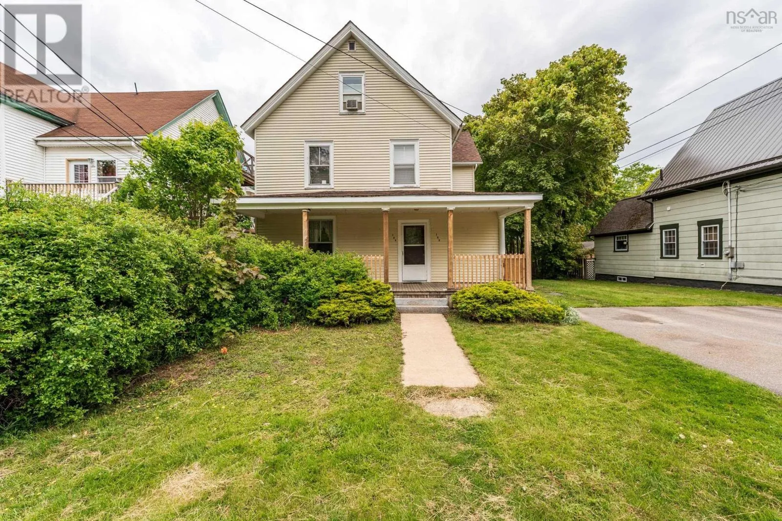 Duplex for rent: 182/184 Queen Street, Digby, Nova Scotia B0V 1A0