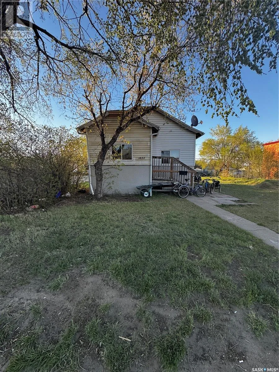 House for rent: 1822 22nd Street W, Saskatoon, Saskatchewan S7L 2Z6